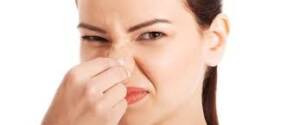 كيف تتخلصي من رائحة الفم الكريهة
